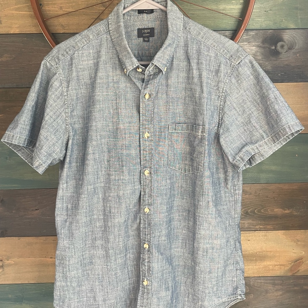 Men’s Large J. Crew Short-Sleeve Chambray Shirt - Light Blue